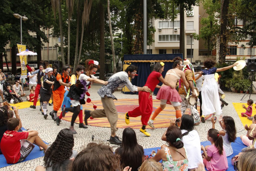 Alunos da ESLIPA se apresentando - foto de Micael Bergamaschi